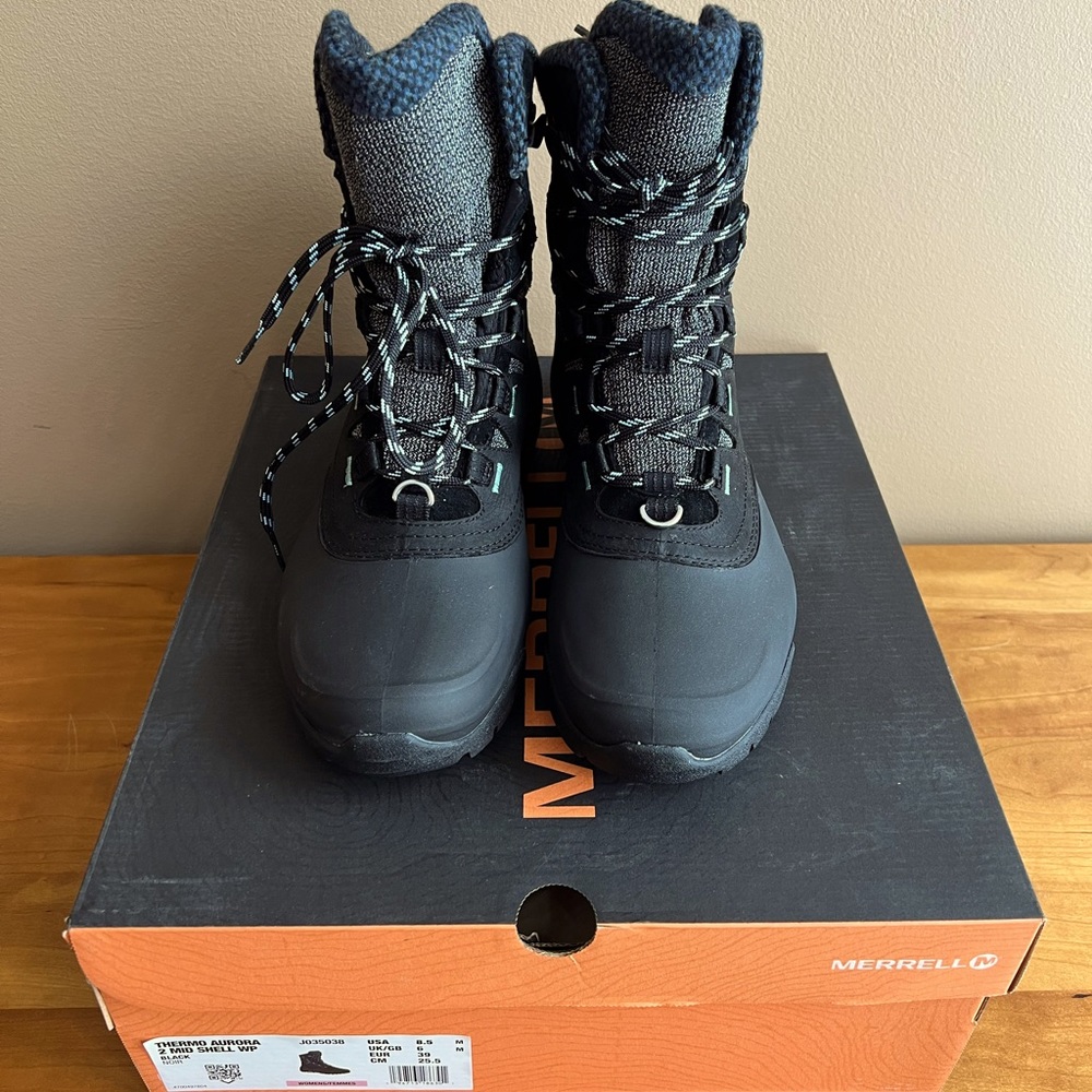 NWTB - Merrell Thermo Aurora 2 Hiking boot